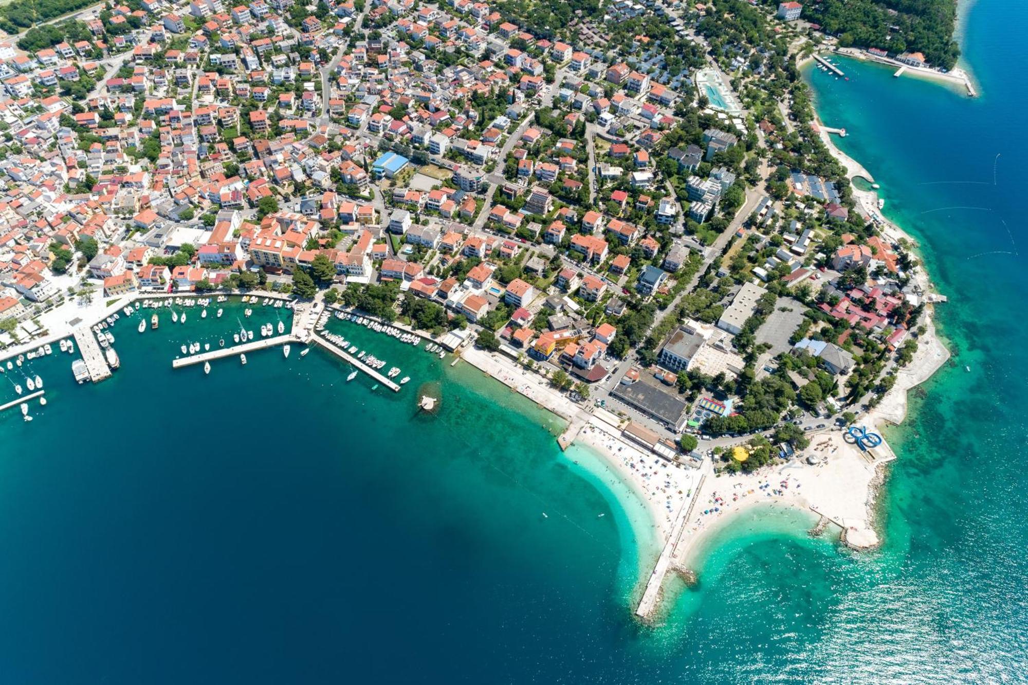 Apartments By The Sea Selce, Crikvenica - 15063 エクステリア 写真