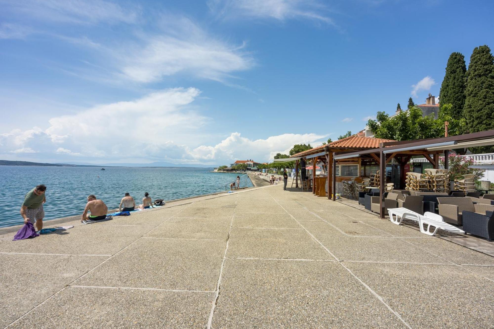 Apartments By The Sea Selce, Crikvenica - 15063 エクステリア 写真